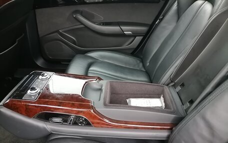 Audi A8, 2011 год, 1 650 000 рублей, 6 фотография