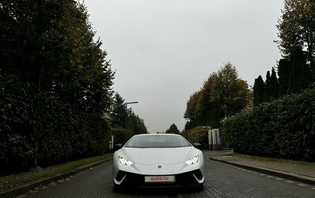 Lamborghini Huracán, 2018 год, 32 000 000 рублей, 3 фотография