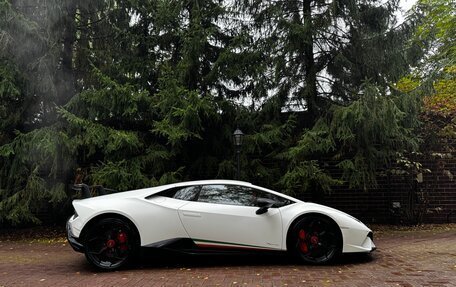 Lamborghini Huracán, 2018 год, 32 000 000 рублей, 5 фотография