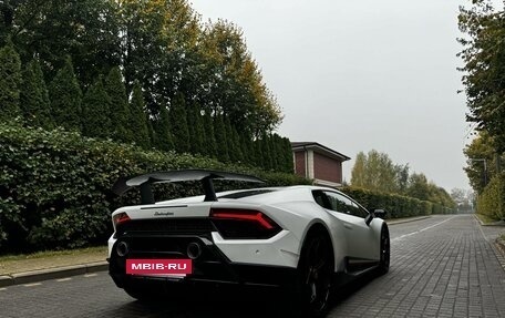 Lamborghini Huracán, 2018 год, 32 000 000 рублей, 2 фотография