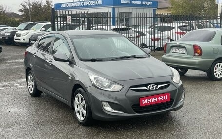 Hyundai Solaris II рестайлинг, 2013 год, 830 000 рублей, 1 фотография