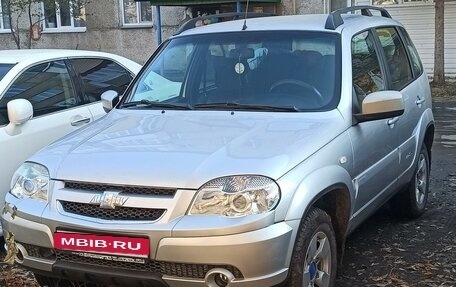 Chevrolet Niva I рестайлинг, 2012 год, 550 000 рублей, 2 фотография