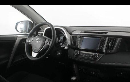 Toyota RAV4, 2017 год, 3 100 000 рублей, 15 фотография