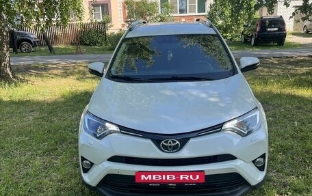 Toyota RAV4, 2017 год, 3 100 000 рублей, 29 фотография