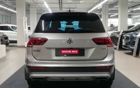 Volkswagen Tiguan II, 2019 год, 2 170 000 рублей, 5 фотография