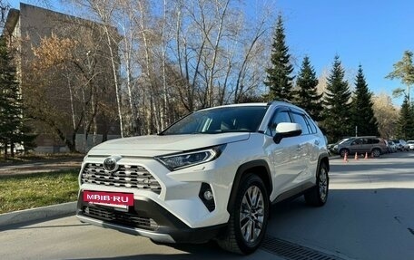 Toyota RAV4, 2020 год, 4 550 000 рублей, 17 фотография