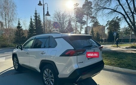 Toyota RAV4, 2020 год, 4 550 000 рублей, 15 фотография