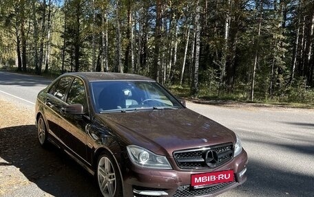 Mercedes-Benz C-Класс, 2011 год, 1 300 000 рублей, 5 фотография