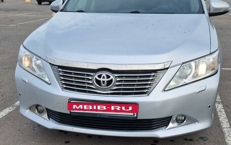 Toyota Camry, 2012 год, 850 000 рублей, 2 фотография