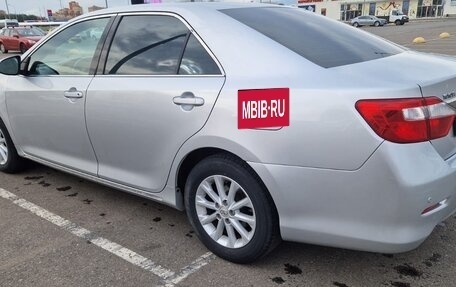 Toyota Camry, 2012 год, 850 000 рублей, 4 фотография