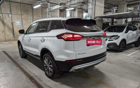 Geely Atlas, 2023 год, 2 600 000 рублей, 8 фотография