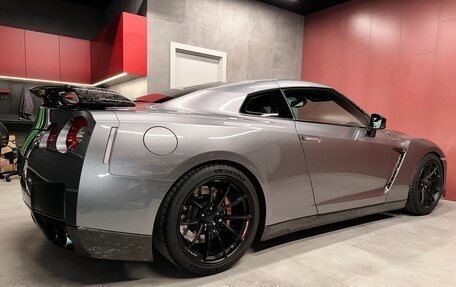 Nissan GT-R, 2010 год, 10 000 000 рублей, 18 фотография