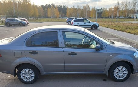 Chevrolet Aveo III, 2010 год, 555 000 рублей, 4 фотография