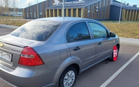 Chevrolet Aveo III, 2010 год, 555 000 рублей, 3 фотография