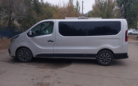 Renault Trafic, 2017 год, 2 300 000 рублей, 7 фотография