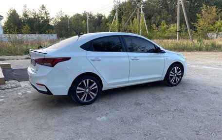 Hyundai Solaris II рестайлинг, 2018 год, 1 120 000 рублей, 5 фотография