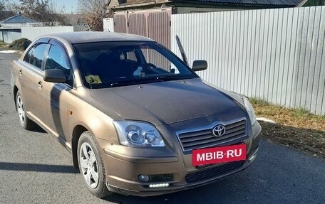 Toyota Avensis III рестайлинг, 2004 год, 595 000 рублей, 4 фотография