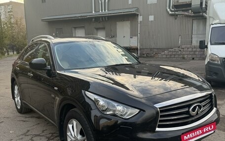 Infiniti QX70, 2015 год, 2 520 000 рублей, 2 фотография