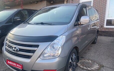 Hyundai Grand Starex Grand Starex I рестайлинг 2, 2016 год, 3 050 000 рублей, 2 фотография