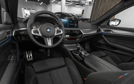 BMW 5 серия, 2019 год, 4 890 000 рублей, 8 фотография