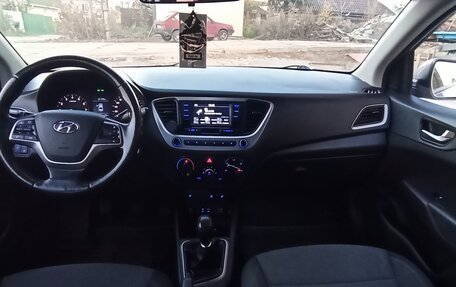 Hyundai Solaris II рестайлинг, 2018 год, 1 150 000 рублей, 9 фотография