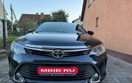 Toyota Camry, 2015 год, 2 300 000 рублей, 2 фотография