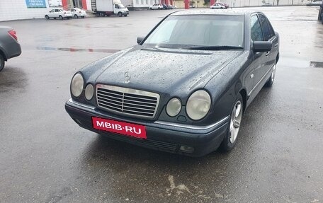 Mercedes-Benz E-Класс, 1998 год, 570 000 рублей, 3 фотография