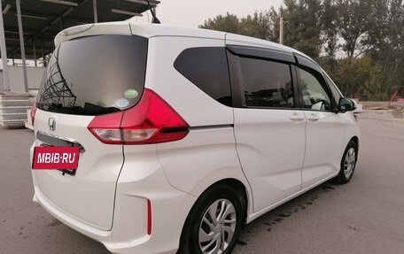 Honda Freed II, 2019 год, 1 850 000 рублей, 7 фотография