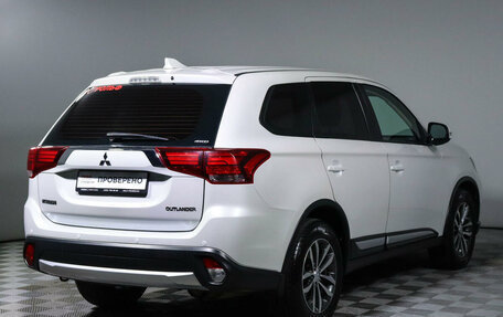 Mitsubishi Outlander III рестайлинг 3, 2017 год, 2 180 000 рублей, 5 фотография