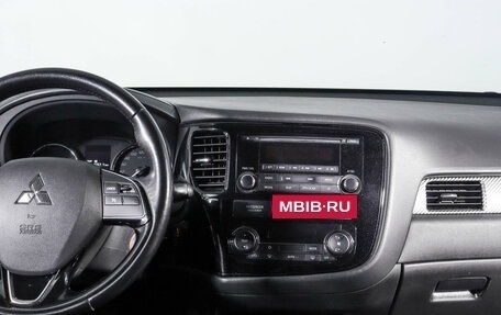 Mitsubishi Outlander III рестайлинг 3, 2017 год, 2 180 000 рублей, 13 фотография