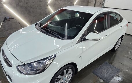 Hyundai Solaris II рестайлинг, 2012 год, 1 200 000 рублей, 5 фотография