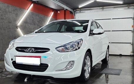 Hyundai Solaris II рестайлинг, 2012 год, 1 200 000 рублей, 3 фотография