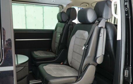 Volkswagen Multivan T6 рестайлинг, 2019 год, 7 099 000 рублей, 9 фотография