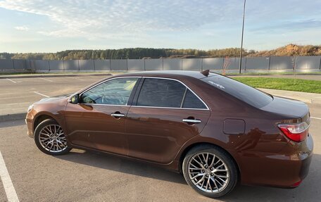 Toyota Camry, 2017 год, 2 450 000 рублей, 4 фотография