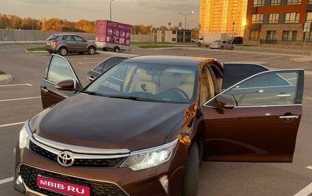 Toyota Camry, 2017 год, 2 450 000 рублей, 2 фотография