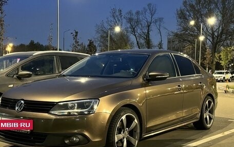 Volkswagen Jetta VI, 2013 год, 1 100 000 рублей, 2 фотография