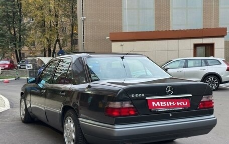 Mercedes-Benz E-Класс, 1993 год, 420 000 рублей, 6 фотография