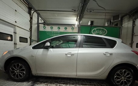 Opel Astra J, 2011 год, 830 000 рублей, 4 фотография