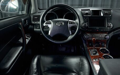 Toyota Highlander III, 2011 год, 2 537 000 рублей, 24 фотография