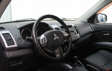 Mitsubishi Outlander III рестайлинг 3, 2011 год, 1 380 000 рублей, 17 фотография