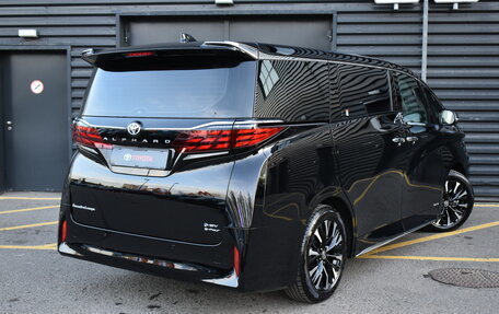 Toyota Alphard, 2024 год, 17 900 000 рублей, 8 фотография