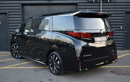 Toyota Alphard, 2024 год, 17 900 000 рублей, 6 фотография