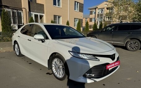 Toyota Camry, 2021 год, 3 600 000 рублей, 5 фотография