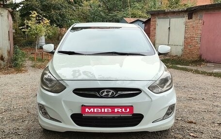 Hyundai Solaris II рестайлинг, 2011 год, 800 000 рублей, 6 фотография