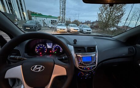 Hyundai Solaris II рестайлинг, 2013 год, 680 000 рублей, 6 фотография