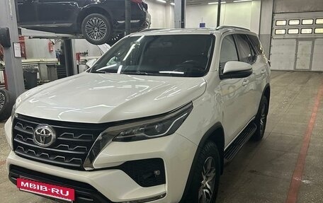 Toyota Fortuner II, 2020 год, 5 700 000 рублей, 2 фотография