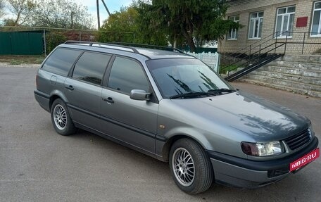 Volkswagen Passat B4, 1996 год, 350 000 рублей, 2 фотография