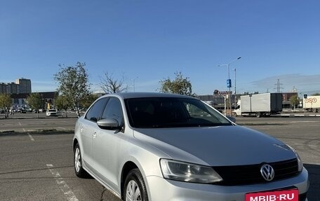 Volkswagen Jetta VI, 2015 год, 1 350 000 рублей, 4 фотография