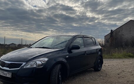 KIA cee'd I рестайлинг, 2010 год, 700 000 рублей, 3 фотография