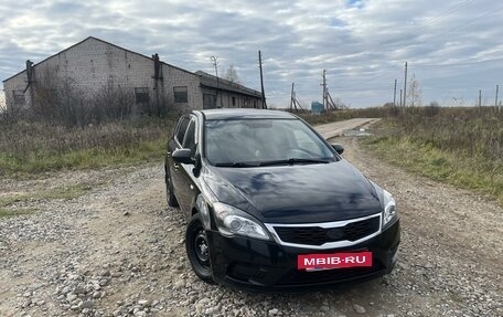 KIA cee'd I рестайлинг, 2010 год, 700 000 рублей, 2 фотография